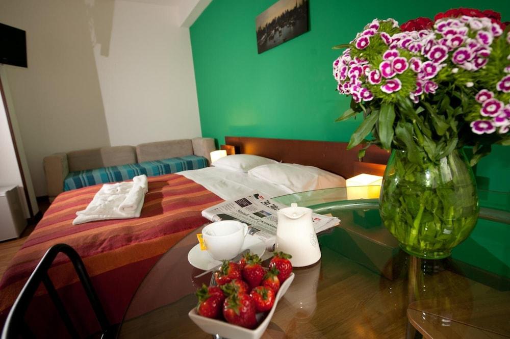 Leccesalento Bed And Breakfast Bagian luar foto